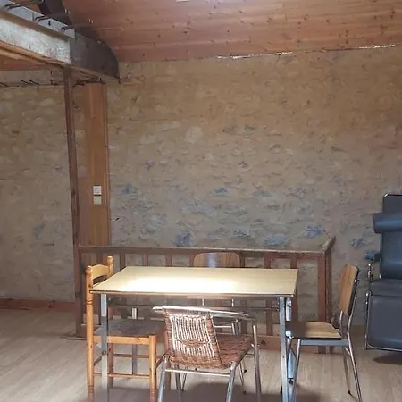 Fresnay Centre: Logement Chaleureux De Caractere * Fresnay-sur-Sarthe